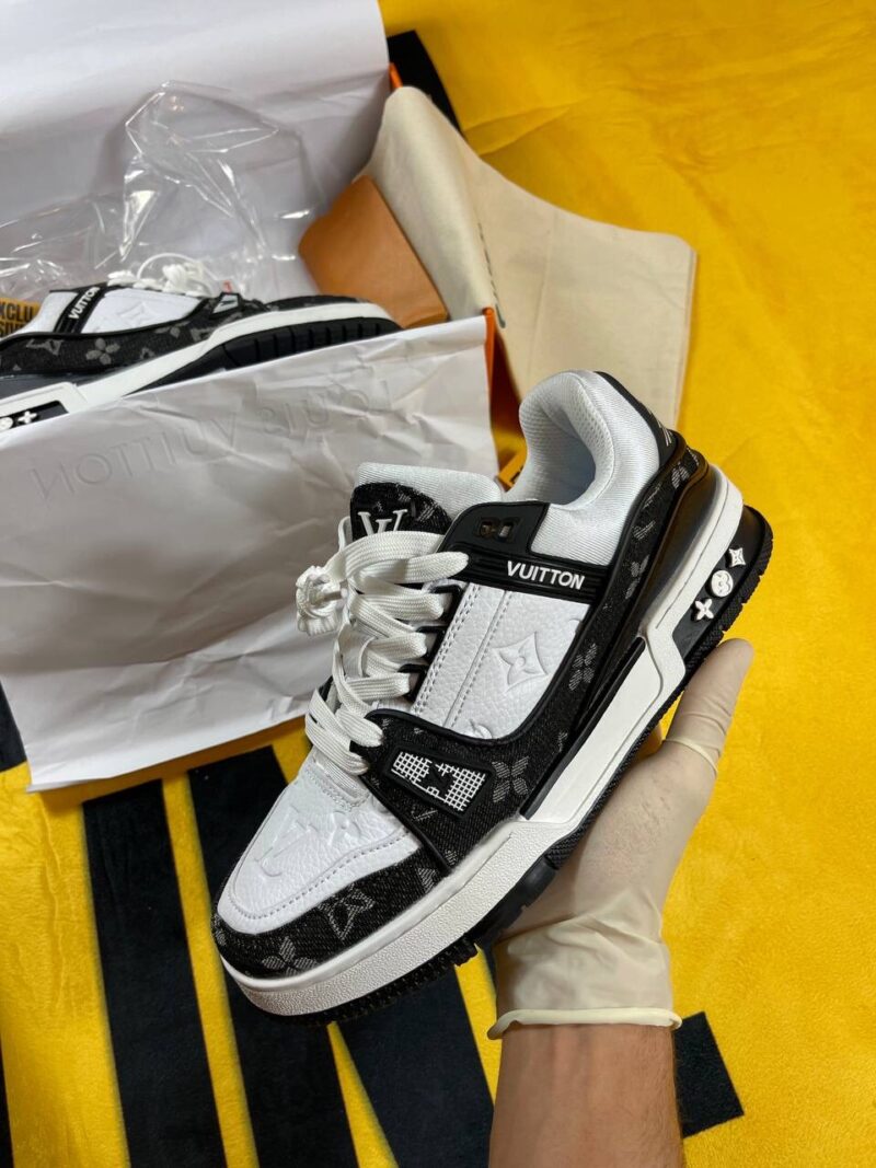 Trainer Sneaker White & Black